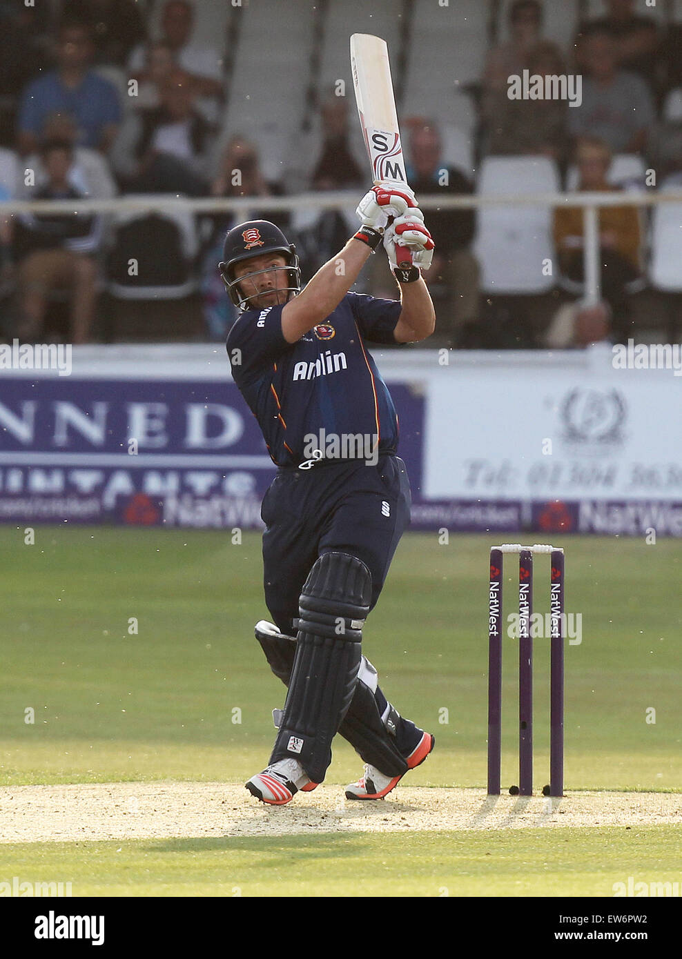 Canterbury, UK. 18 Juin, 2015. Graham Napier en action au bâton. T20 Natwest Blast. Vs Spitfires Kent Essex Eagles © Plus Sport Action/Alamy Live News Banque D'Images