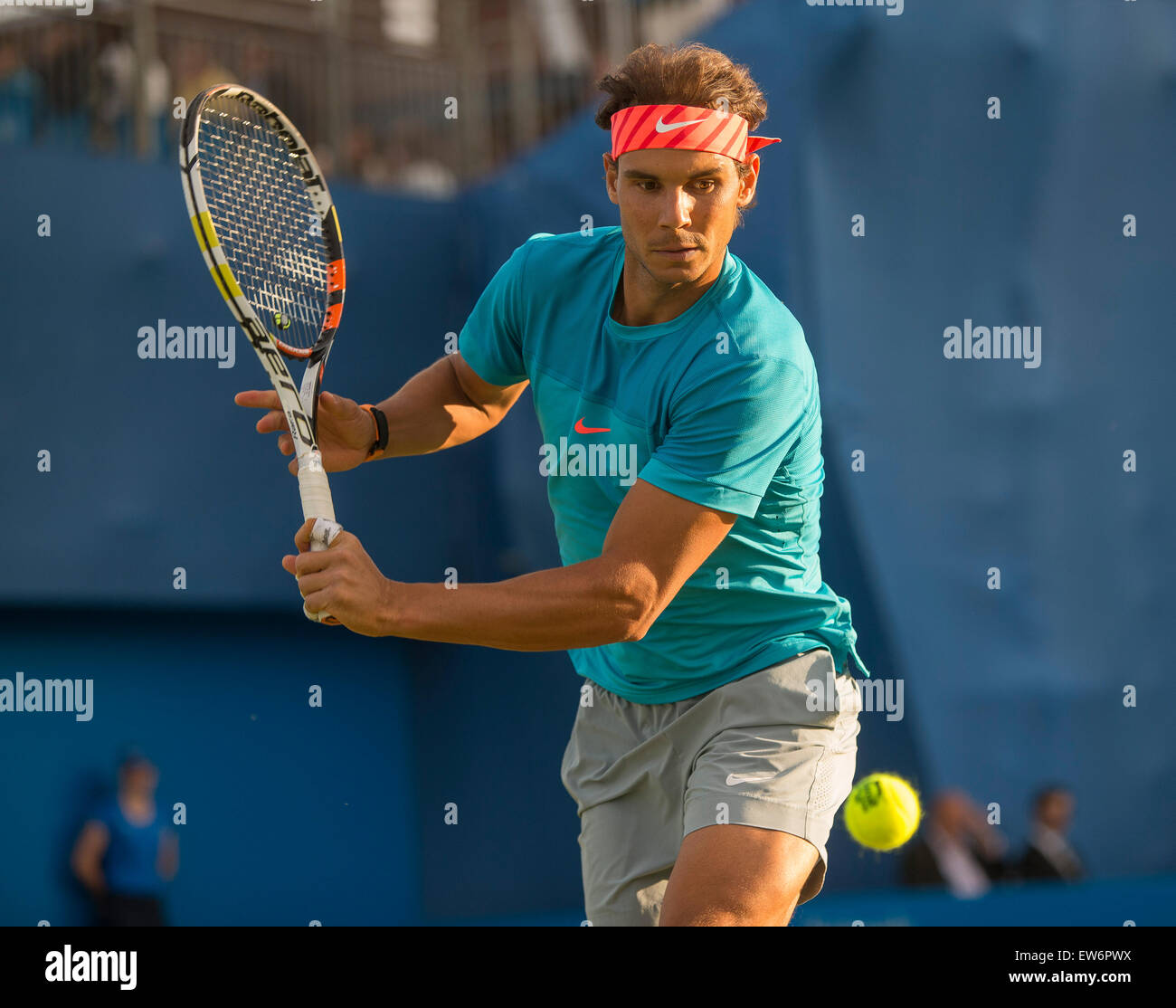 Londres, Royaume-Uni. 18 Juin, 2015. Aegon Tennis Championnat Queens. Rafael Nadal (ESP) en action au cours de son double jeu. © Plus Sport Action/Alamy Live News Banque D'Images