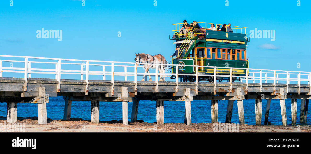 Victor Harbor, South Australia - 4 Avril 2015 : Les gens sont équitation la calèche de l'île de Granit Banque D'Images