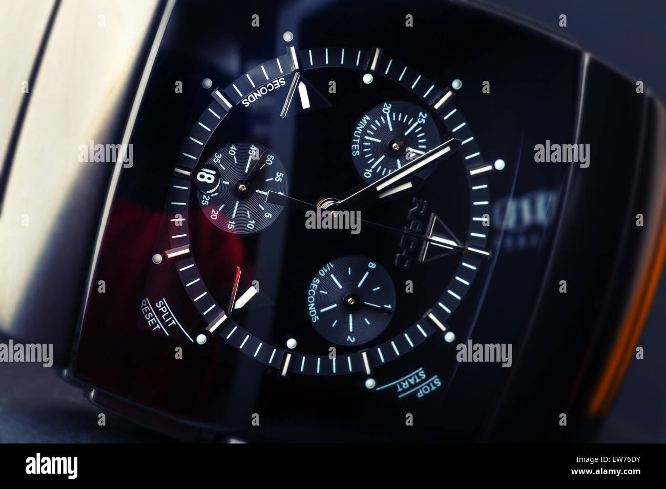 Saint-pétersbourg, Russie - le 18 juin 2015 : Rado Sintra Chrono Montre chronographe pour hommes, fait de la céramique high-tech noire avec sapph Banque D'Images