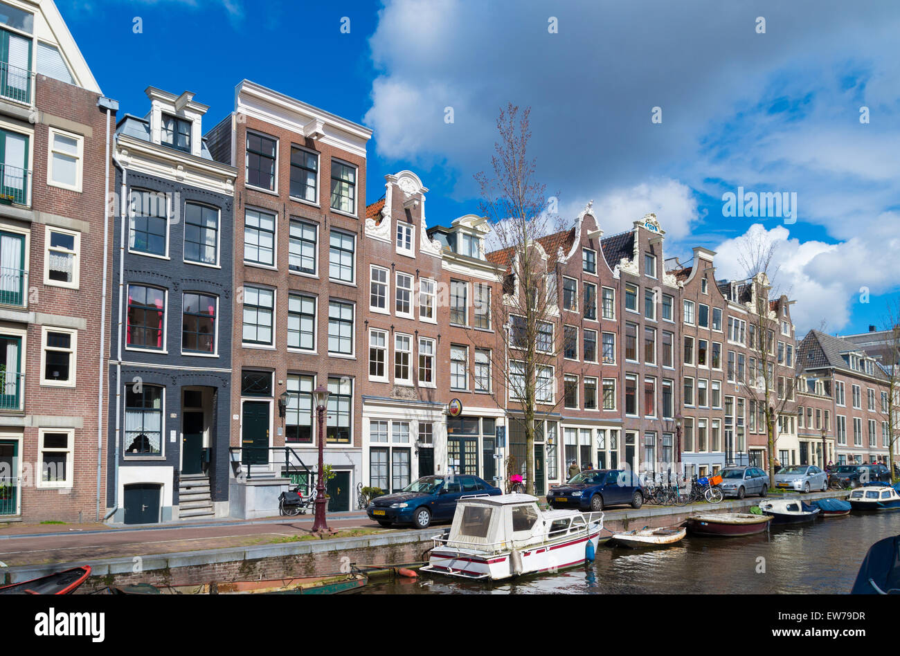 Façades de maisons monumentales dans le centre d'amsterdam Banque D'Images