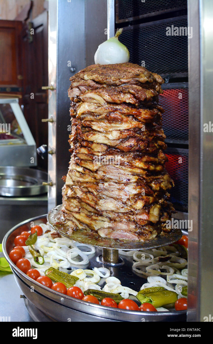 Döner Kebab grillés sur la rotation broche. Texture de fond de  l'alimentation Photo Stock - Alamy