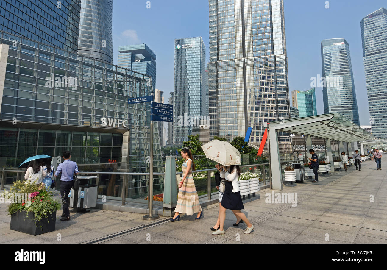La ville de Shanghai Pudong Oriental Pearl television tower, tour Jin Mao, le World Financial Center Chine Banque D'Images