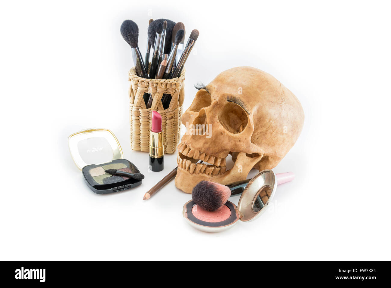 La beauté d'un miroir est mis en correspondance avec une femme d'être la dernière à gauche. Banque D'Images