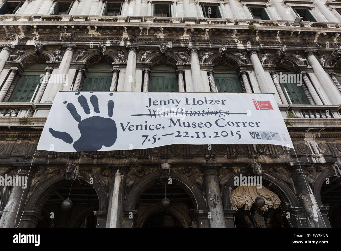Inscrivez-vous pour la guerre Jenny Holzer exposition de peintures au musée Correr, Venise Banque D'Images