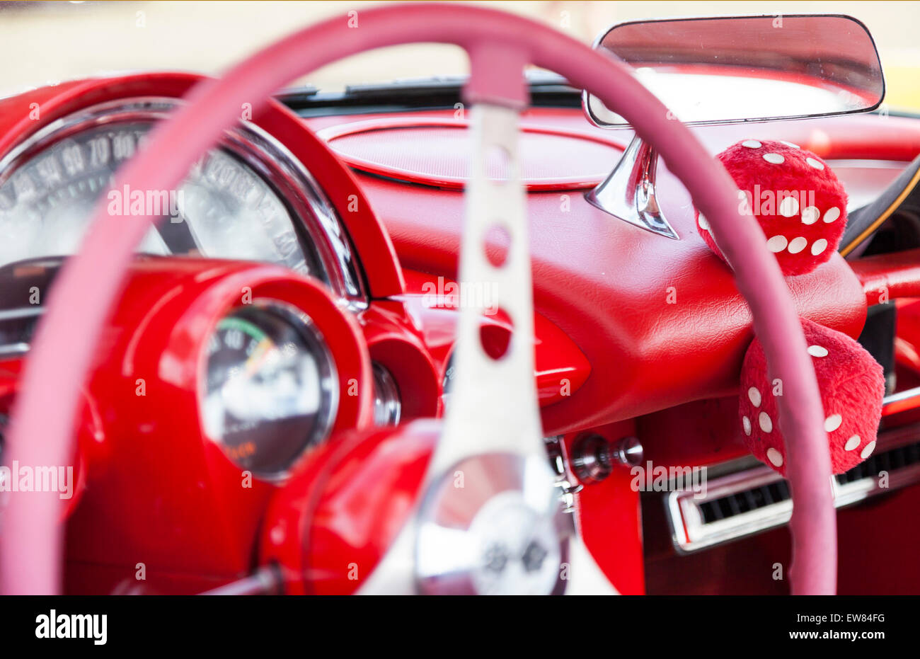 Antique Corvette rouge intérieur à 12 heures de Sebring Car race à Sebring en Floride Banque D'Images