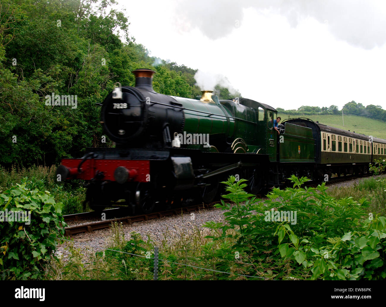 Manoir de la Locomotive à vapeur No Classe 7828 - Norton Manor se déplaçant le long de la West Somerset Railway entre la vapeur du patrimoine un Watchet Banque D'Images
