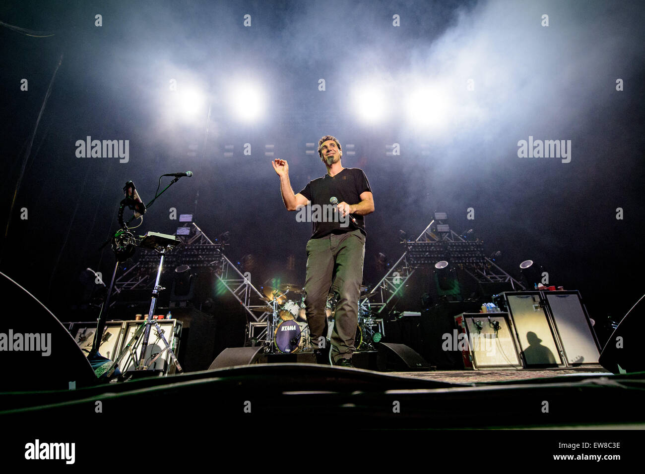 Toronto, Ontario, Canada. 19 Juin, 2015. American rock band de quatre pièces 'System of a down' aussi connu comme SOAD fait sold out show à l'Amphithéâtre Molson Canadian, à Toronto. Membres du groupe : MESHUGGAH, Daron Malakian, SHAVO ODADJIAN, JOHN DOLMAYAN. Crédit : Igor/Vidyashev ZUMA Wire/Alamy Live News Banque D'Images