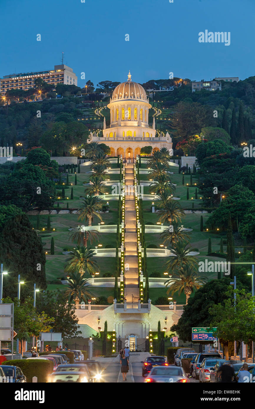 Mausolée du Báb et les terrasses inférieures au Centre mondial bahá'í. Israël, Haifa Banque D'Images