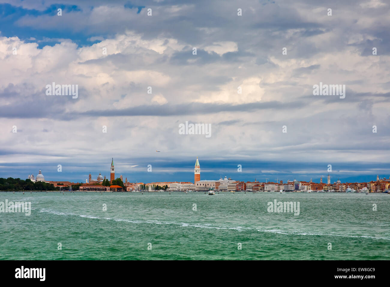 Vue depuis la mer de la lagune de Venise, Italie Banque D'Images