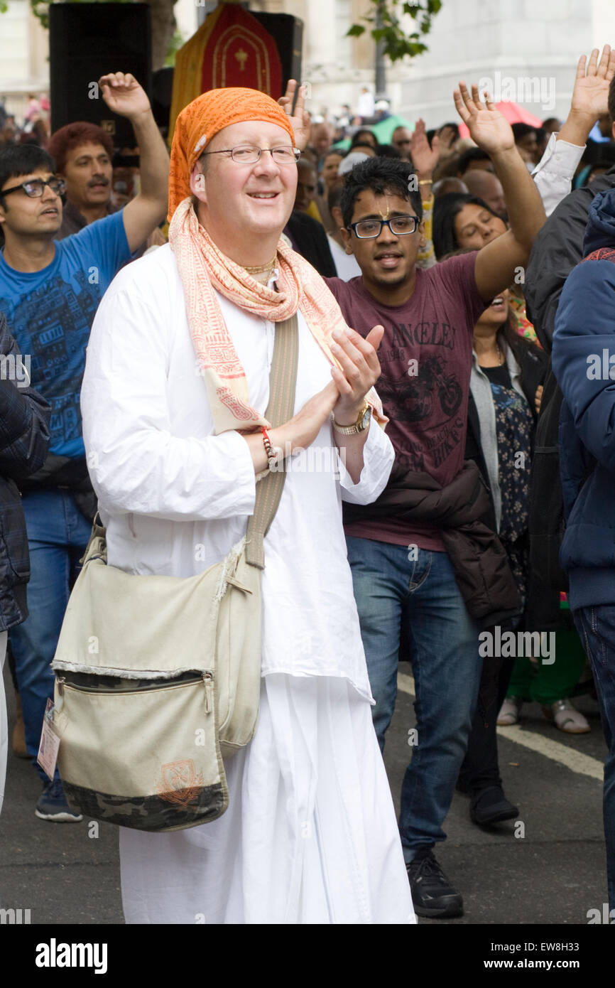 Rathayatra parade, adeptes Hare Krishna à Londres. Banque D'Images