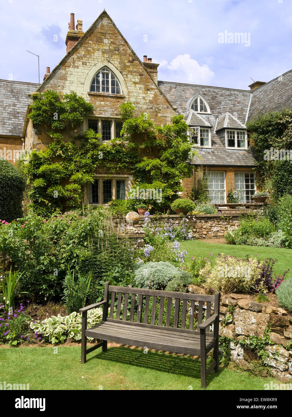 Coton Manor House and gardens, Coton, Northamptonshire, England, UK. Banque D'Images