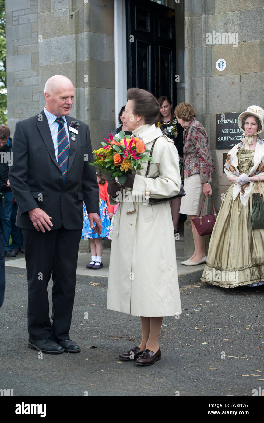 Le Royal Highland Centre, Ingliston, Newbridge, Midlothian, UK.19 juin 2015. La princesse Royale, membre honoraire de la Royal Highland and Agricultural Society of Scotland, visiter le Royal Highland Show, en Écosse. Credit : Karen Appleyard/Alamy Live News Banque D'Images