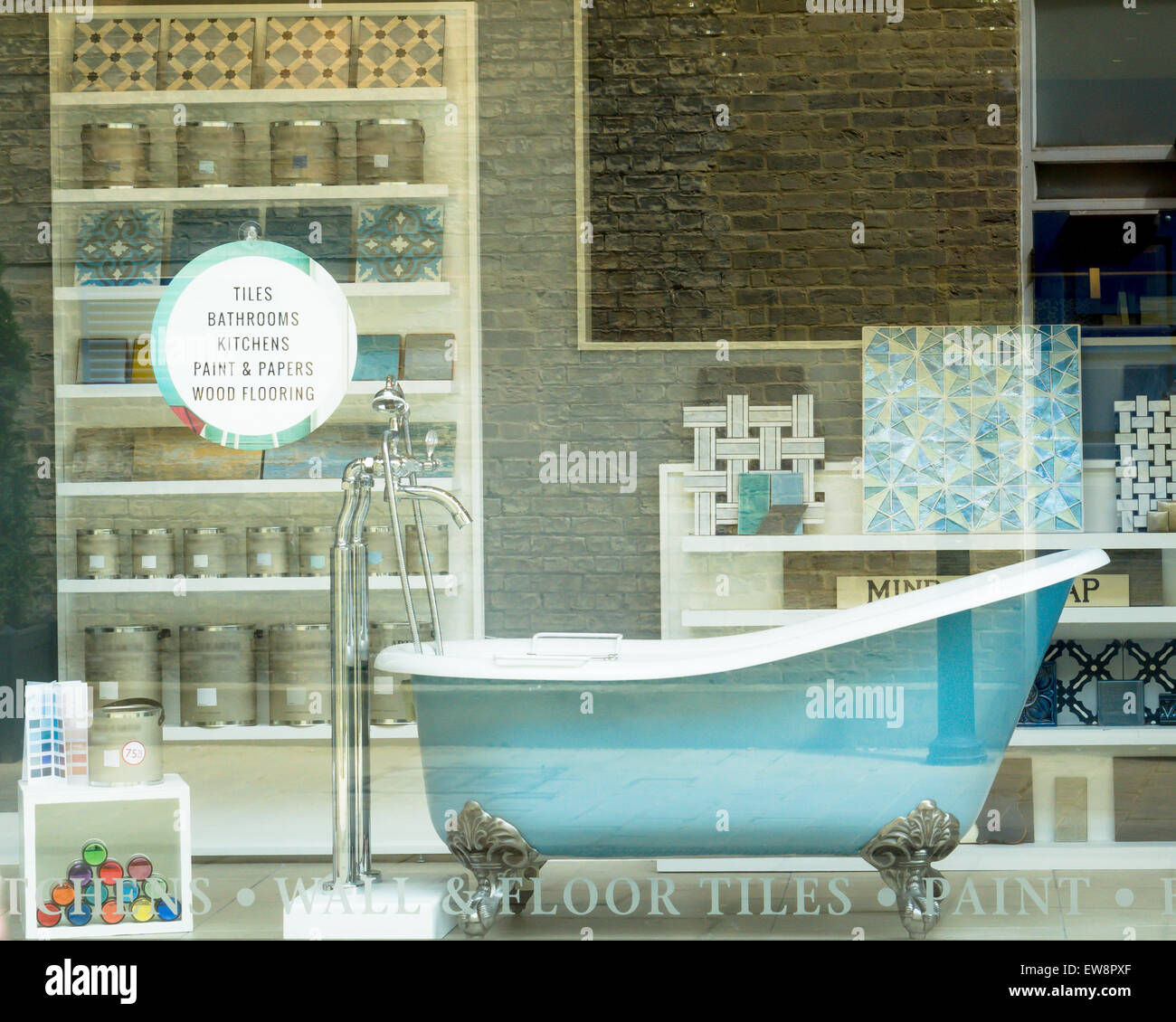 Affichage de la fenêtre d'améliorations de l'idée de richesse et bonheur Banque D'Images