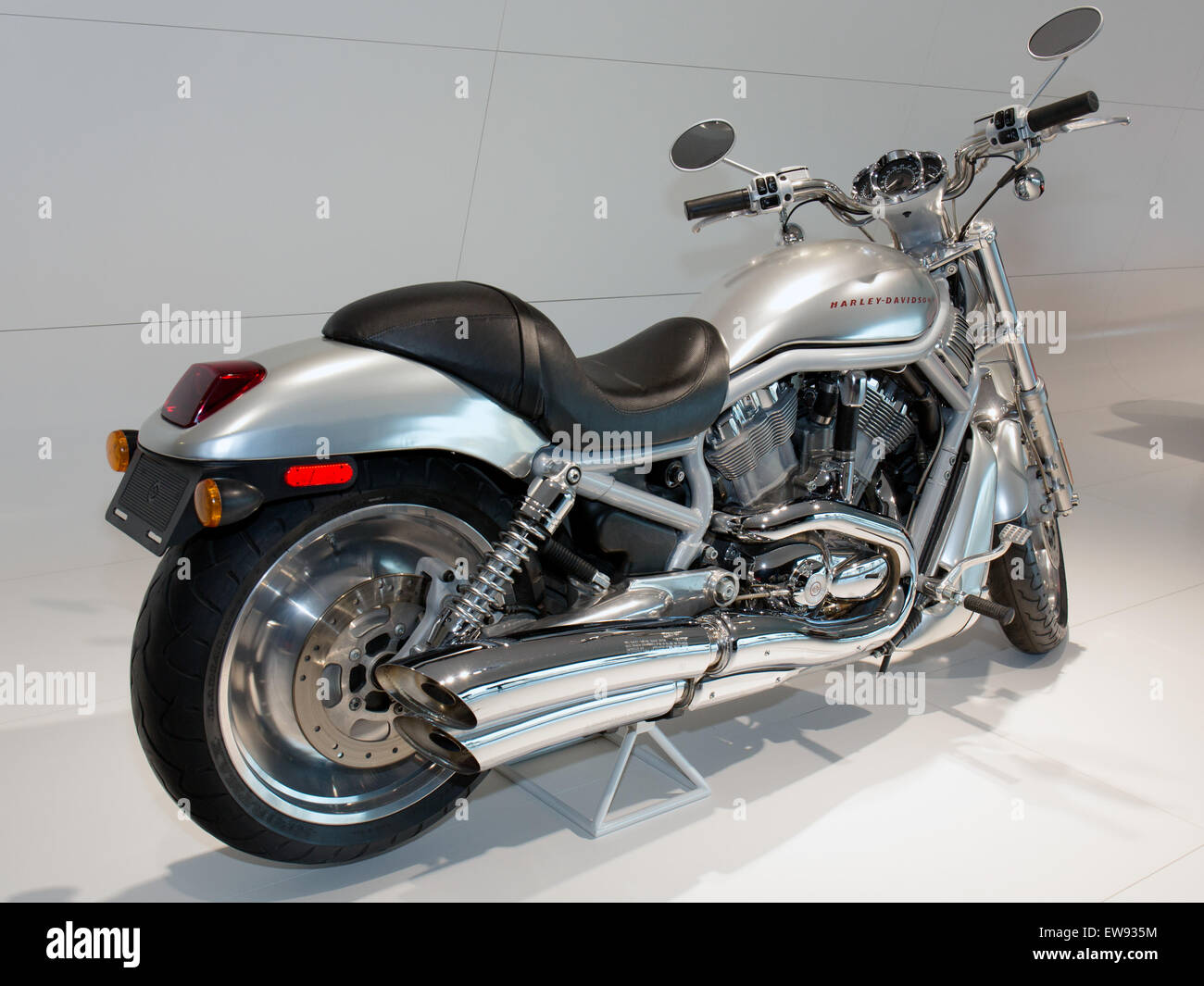 Harley-Davidson V-Rod-arrière droit Porsche Museum Photo Stock - Alamy