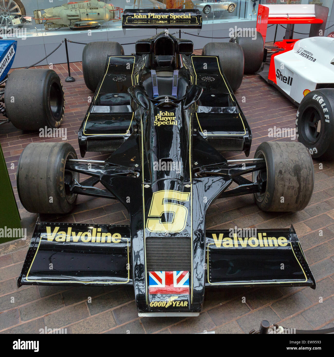 La Lotus 78, exposée au National Motor Museum de Beaulieu, met en lumière l’ingénierie et le design innovants de l’une des voitures les plus emblématiques de la formule 1. Banque D'Images