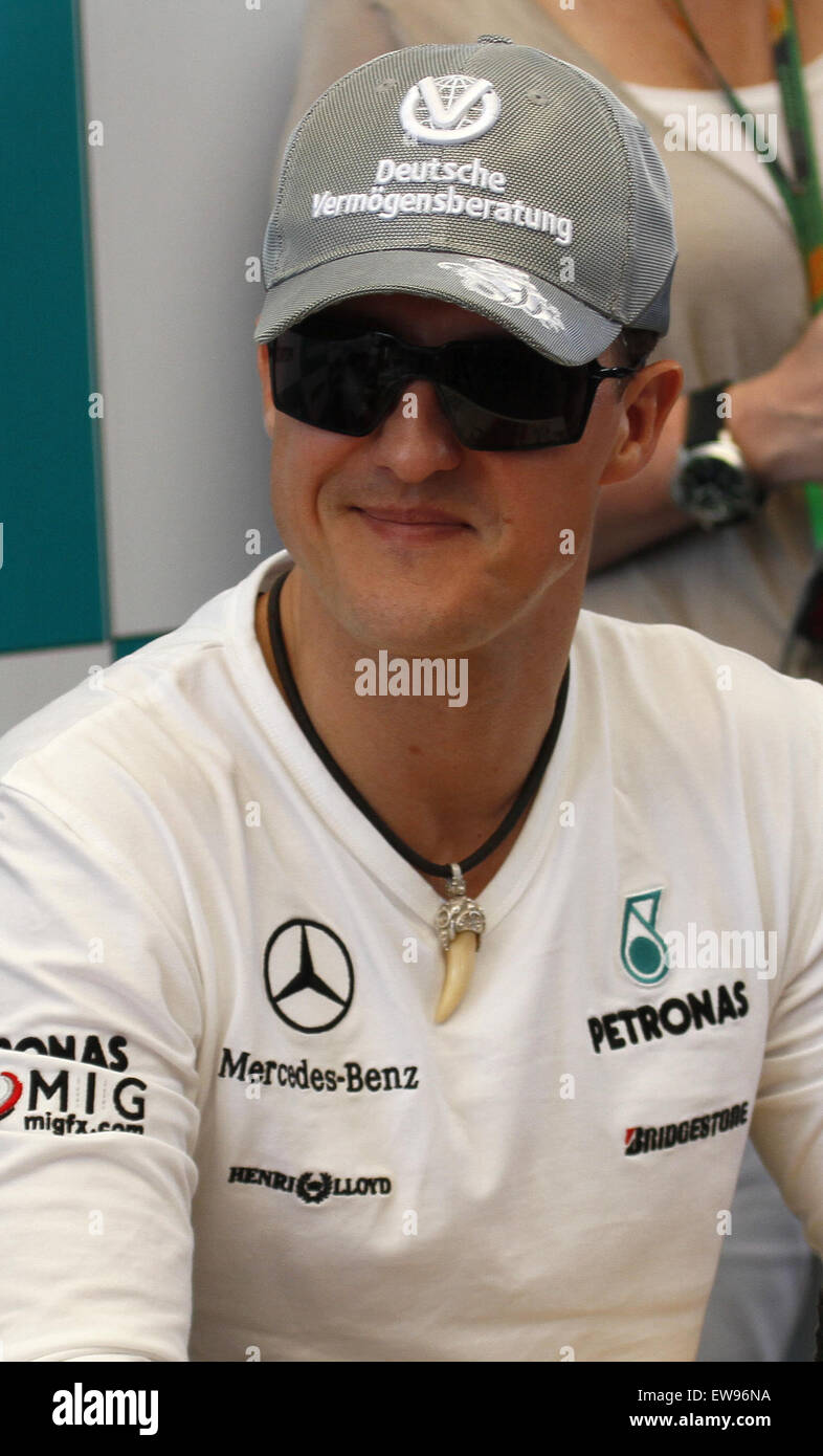 Michael Schumacher au volant du Mercedes GP lors du Grand Prix de Malaisie 2010 sur le circuit international de Sepang. Banque D'Images