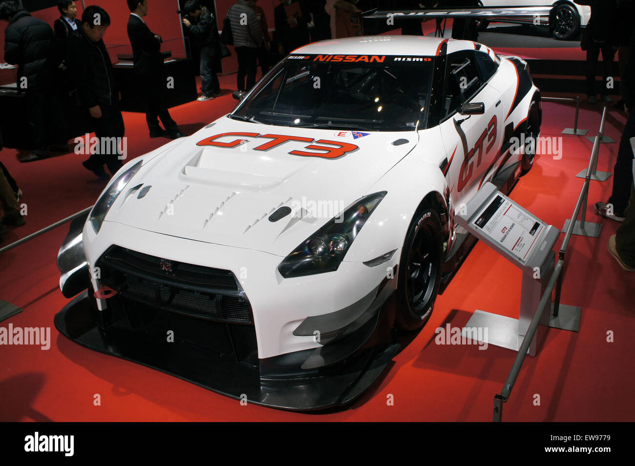 La Nissan GT-R Nismo GT3 (année-modèle 2013), exposée au salon de l'auto de Tokyo 2013, souligne l'engagement de Nissan envers la course haute performance et l'ingénierie de pointe. Banque D'Images