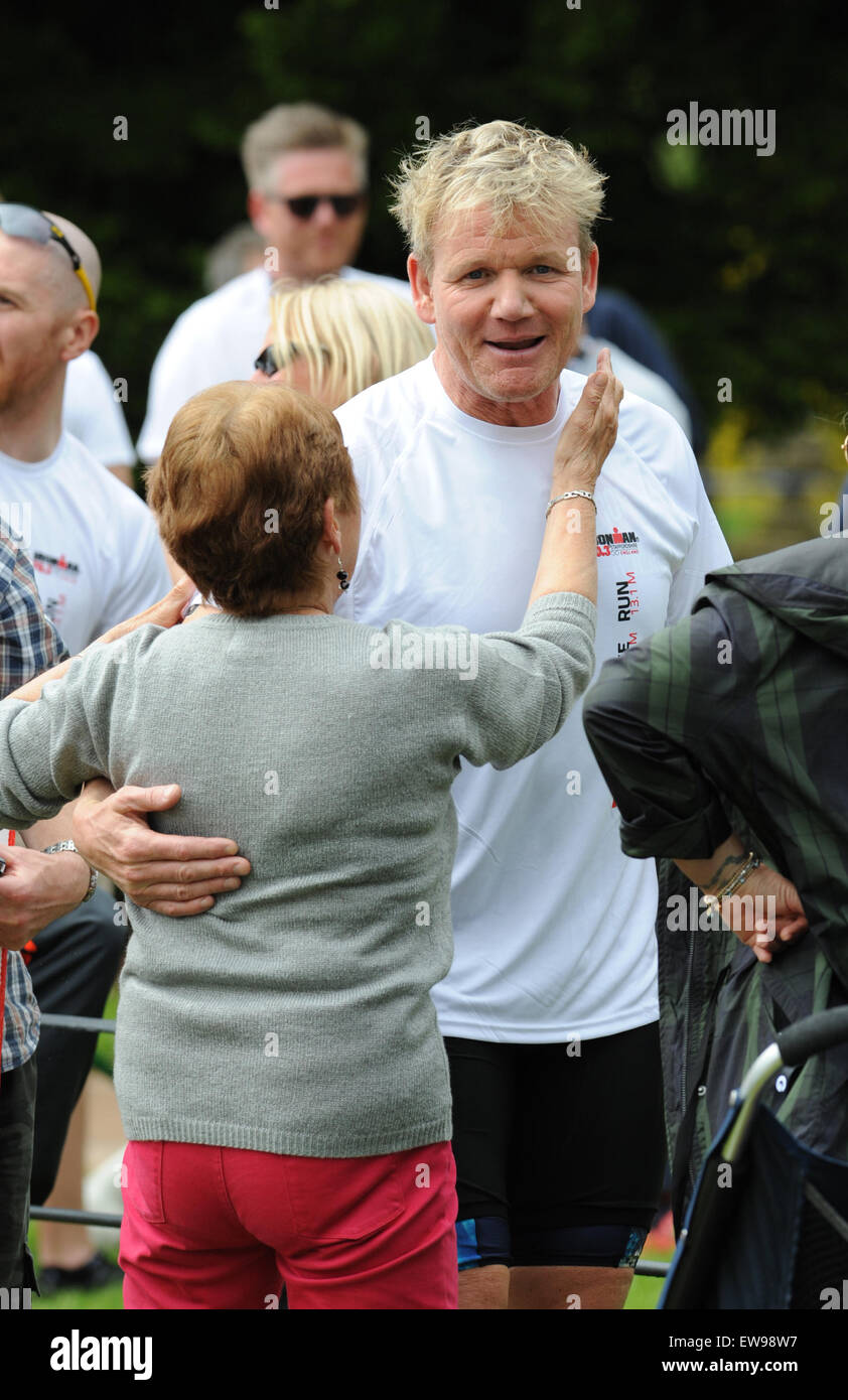 Television Chef Gordon Ramsey est concurrentiel dans le Staffordshire 70.3 Ironman. Banque D'Images