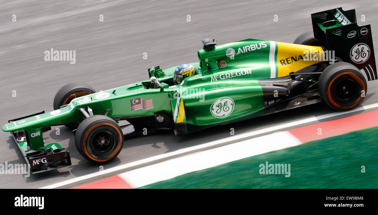 Charles pic au volant du Grand Prix de Malaisie de formule 1 2013. Cette course a marqué un moment important dans sa carrière avec l'écurie Marussia F1 Team, mettant en valeur la nature technique et compétitive des sports mécaniques modernes. Banque D'Images