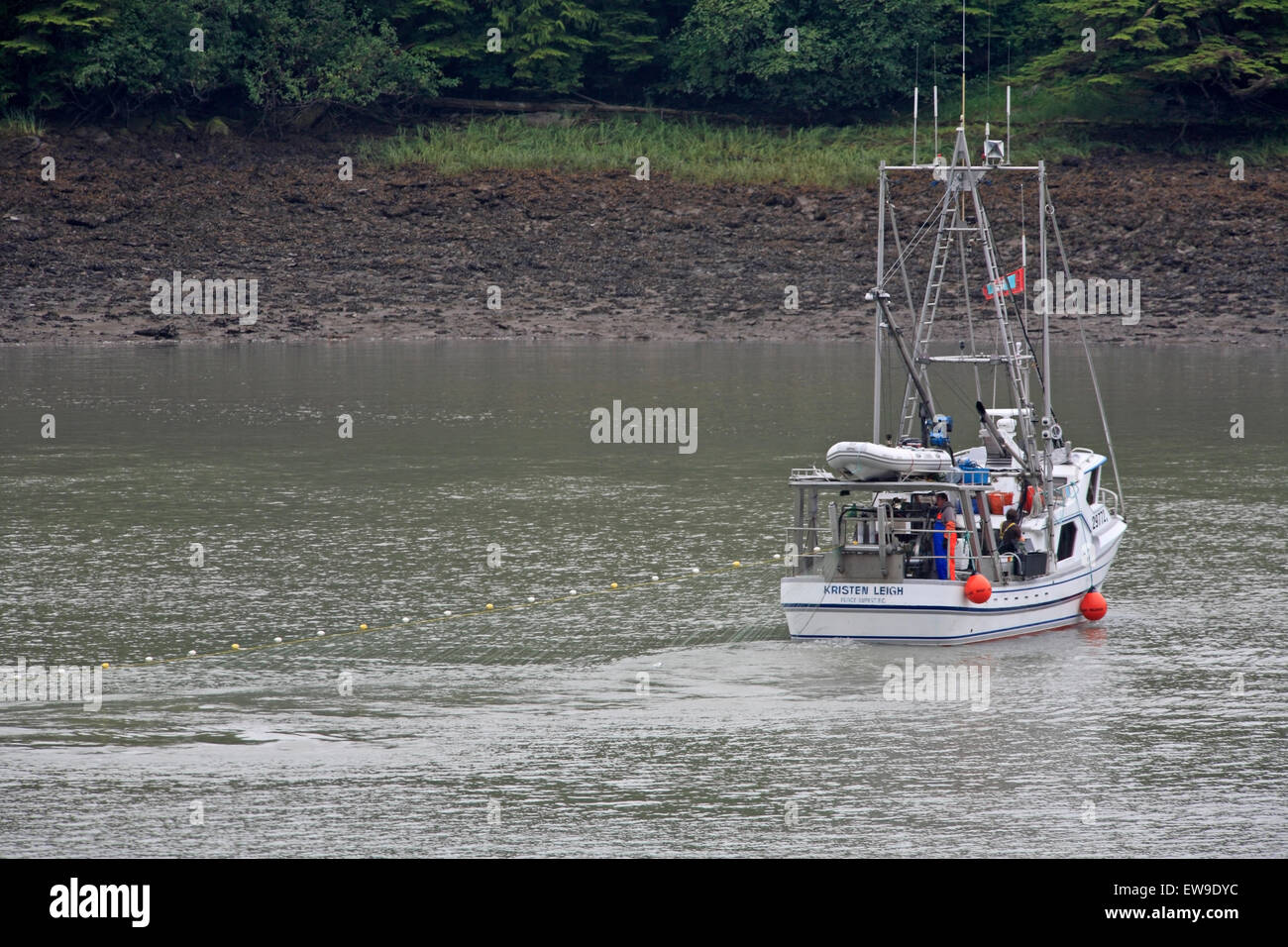 La pêche du saumon au filet maillant, Inverness Passage, près de Port Edward, C.-B. Banque D'Images