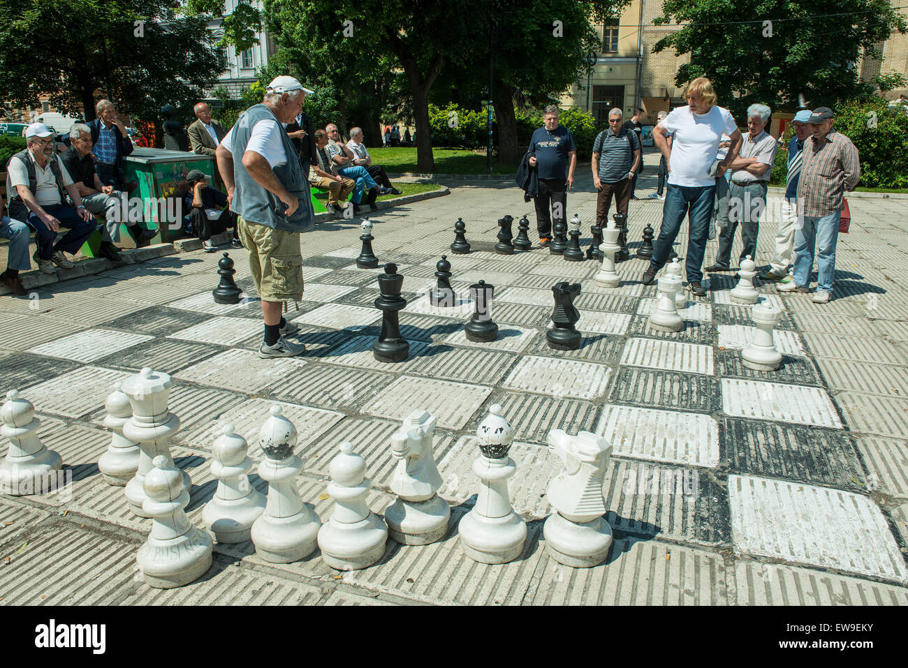 Joueurs d'échecs à Sarajevo Banque D'Images