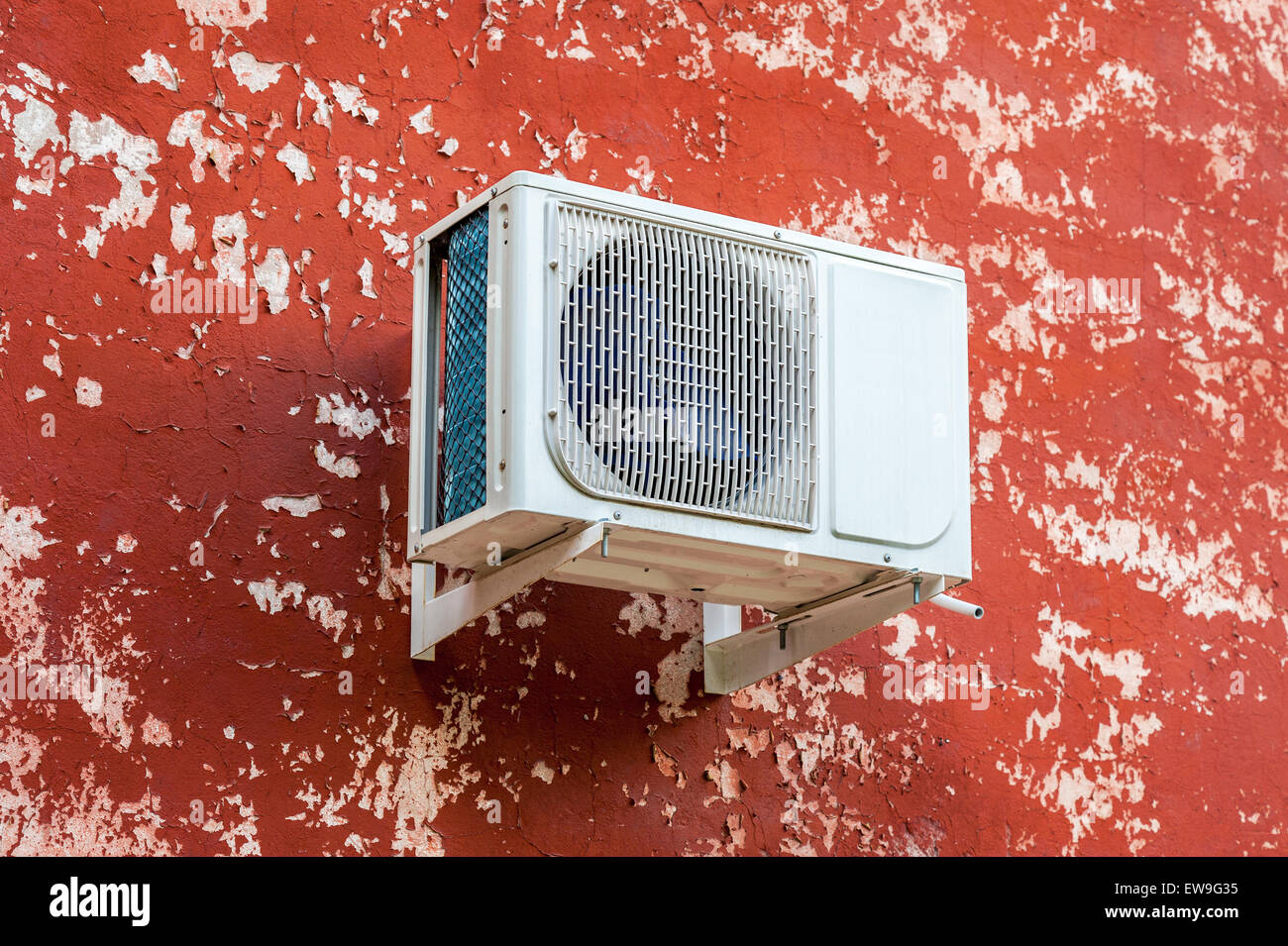Pompe à chaleur climatisation monté sur le mur Banque D'Images