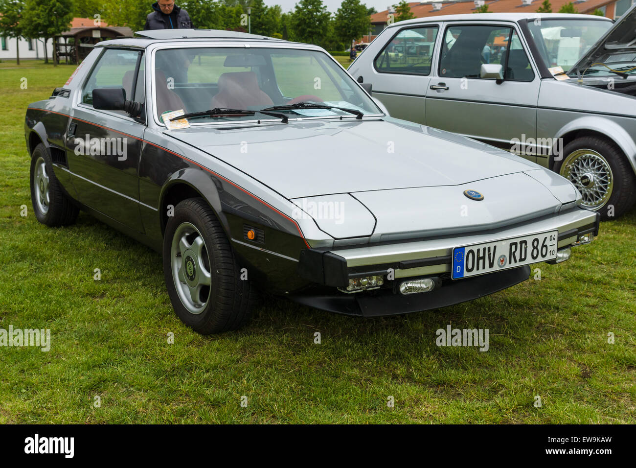 PAAREN IM GLIEN, ALLEMAGNE - le 23 mai 2015 Voiture de sport : Bertone X1/9 (Fiat X1/9), 1984. L'oldtimer show à MAFZ. Banque D'Images