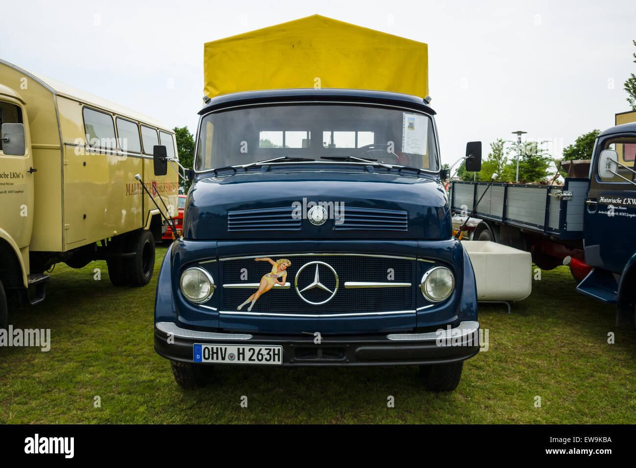 Photo Camion Mercedes-Benz 3553 Fourgon Lourd - Jaune P.WIRZI #a7go