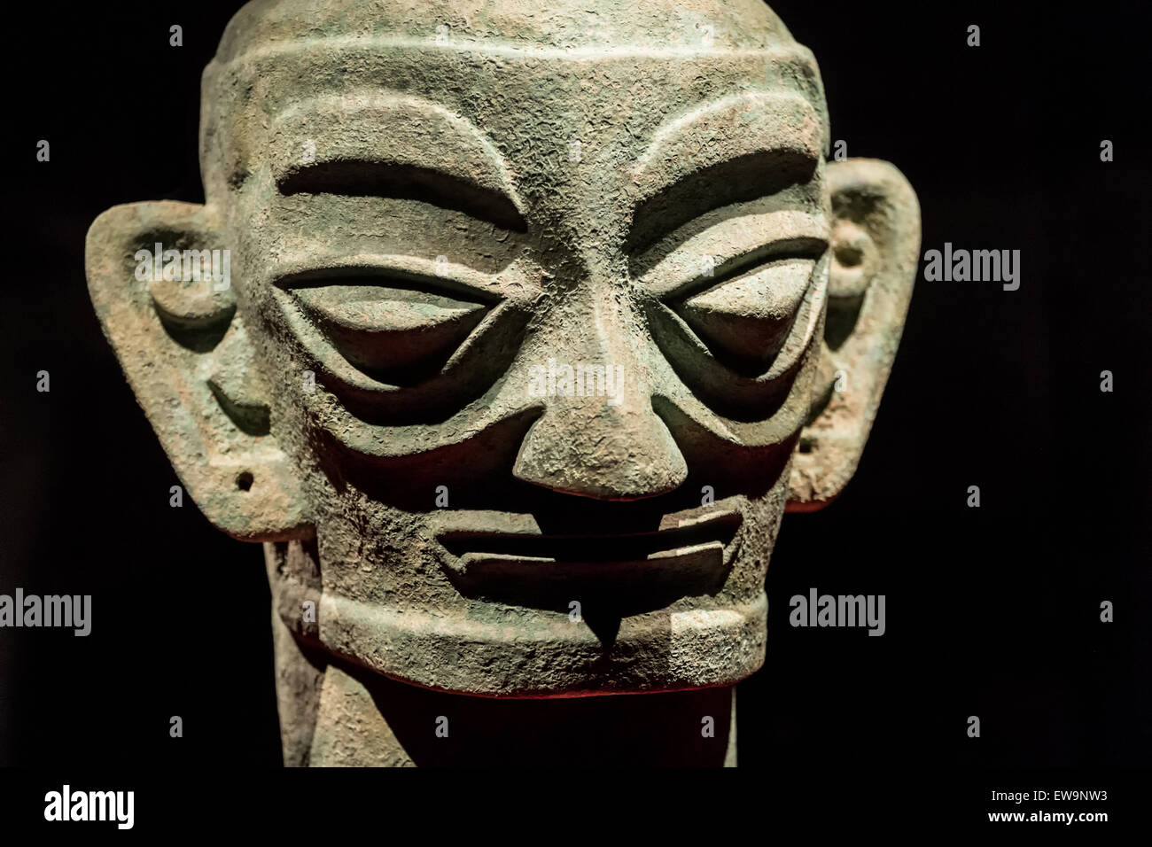 Ancienne tête de bronze au Musée Sanxingdui, Guanghan, Chengdu, Chine Banque D'Images