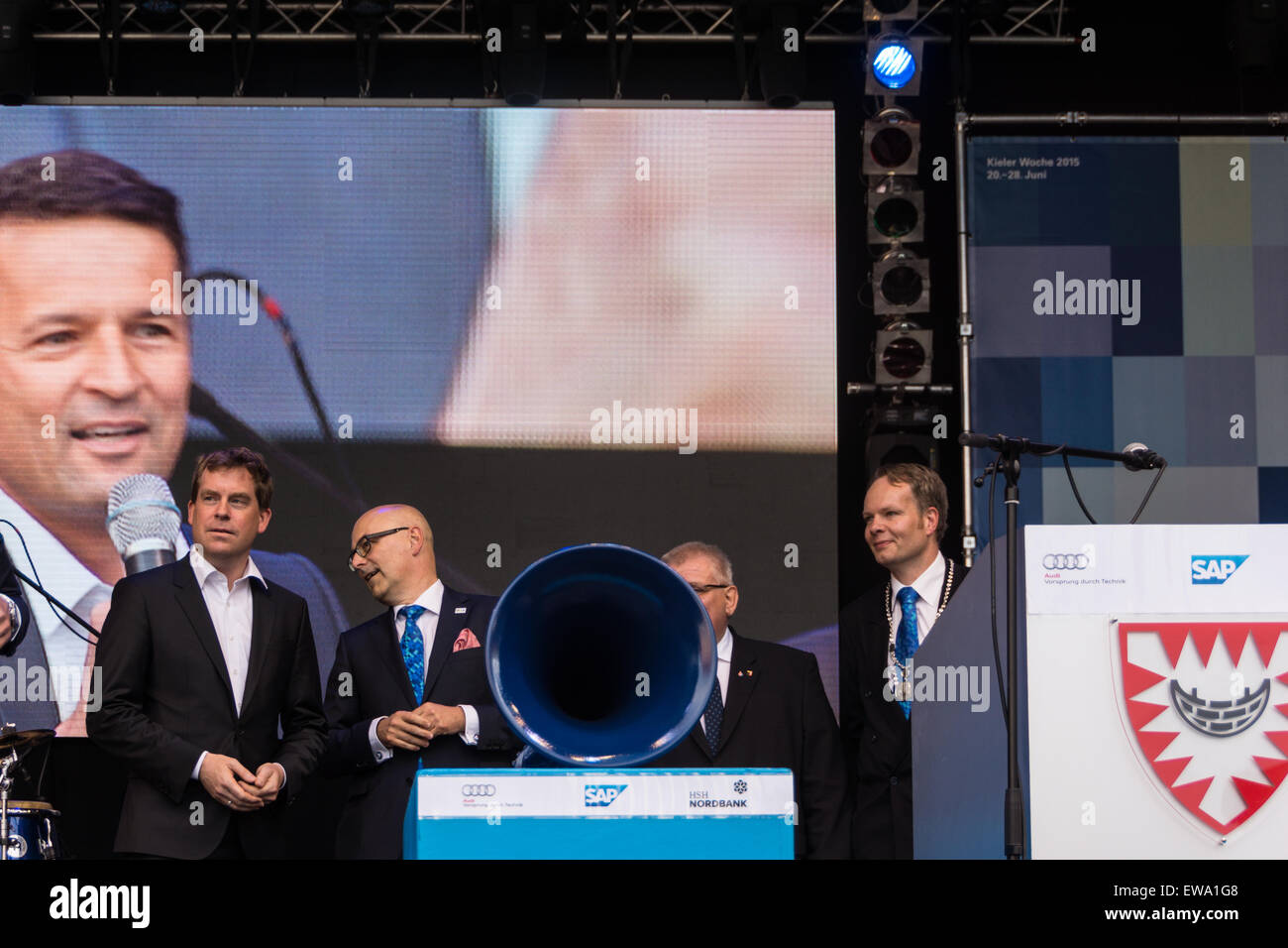 Kiel, Allemagne. 20ème Juin, 2015. Grande cérémonie d'ouverture de la Kieler Woche 2014 avec le Premier Ministre du Schleswig-Holstein Torsten Albig et acteur Axel Prahl Crédit : Björn Deutschmann/Alamy Live News Banque D'Images