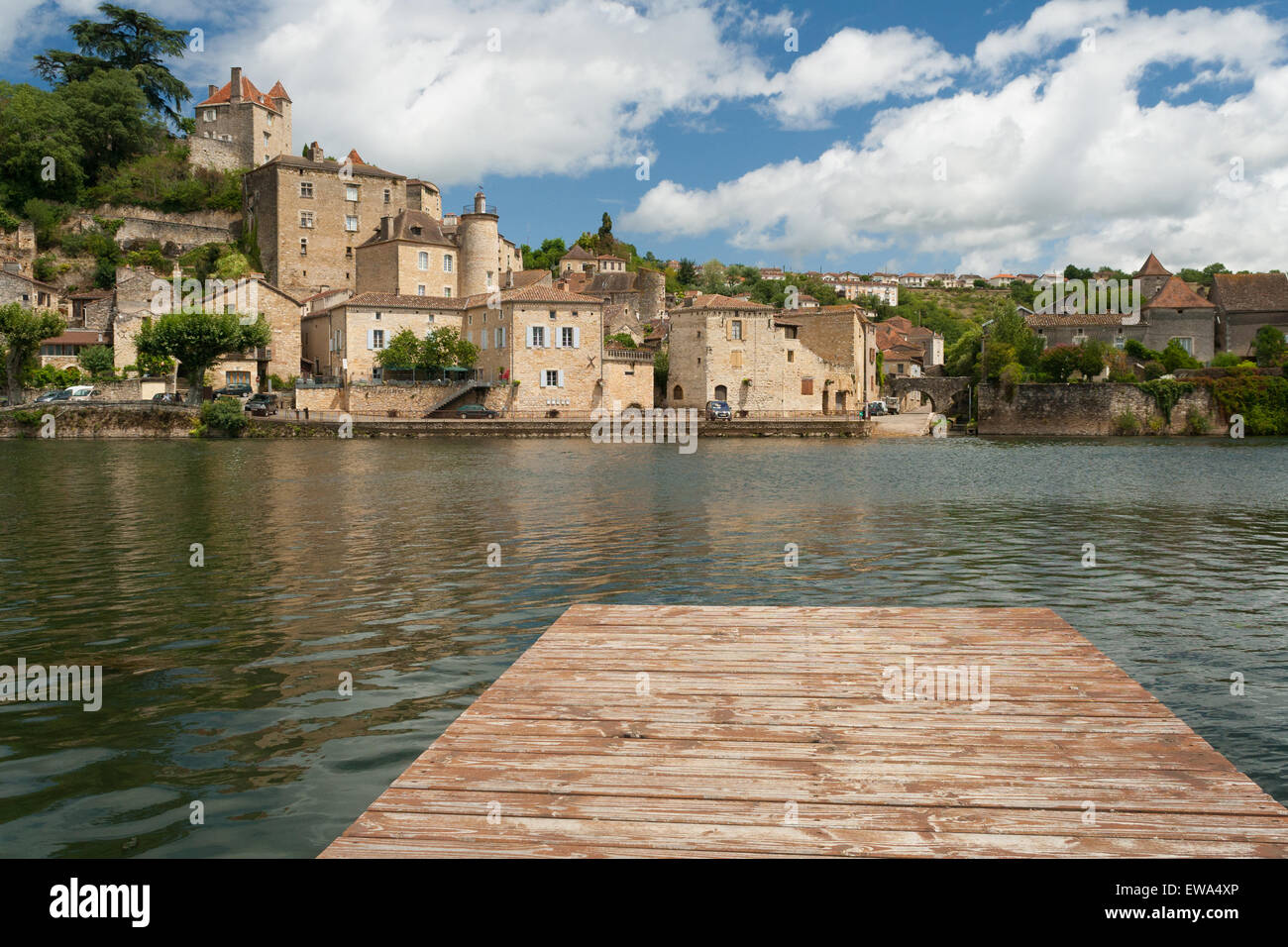 Puy L'Eveque - waterfront Banque D'Images