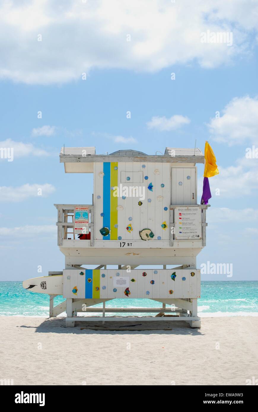 Station de sauveteur art déco blanche, South Beach, Miami. Banque D'Images Station de sauveteur art déco blanche, South Beach, Miami. Banque D'Images