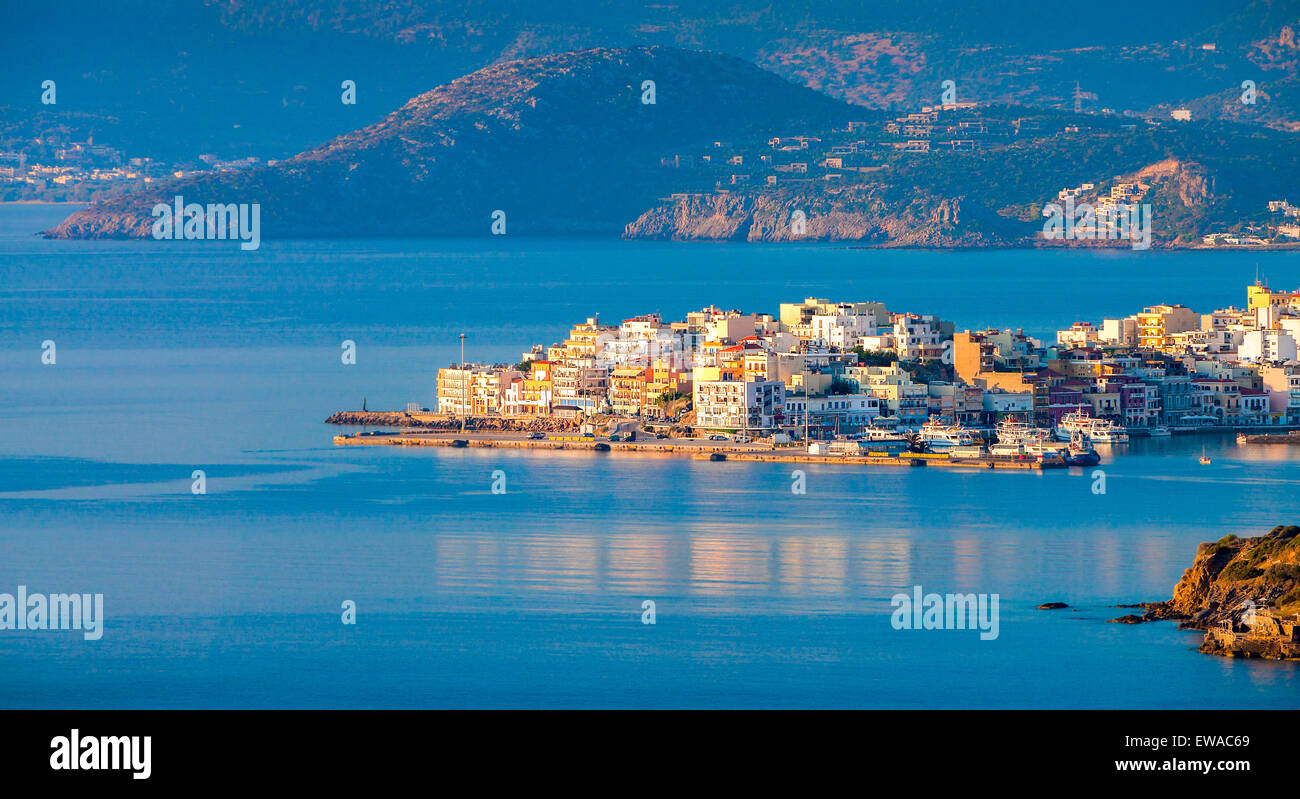 Agios Nikolaos, Crète, Grèce. Baie de Mirabello Banque D'Images