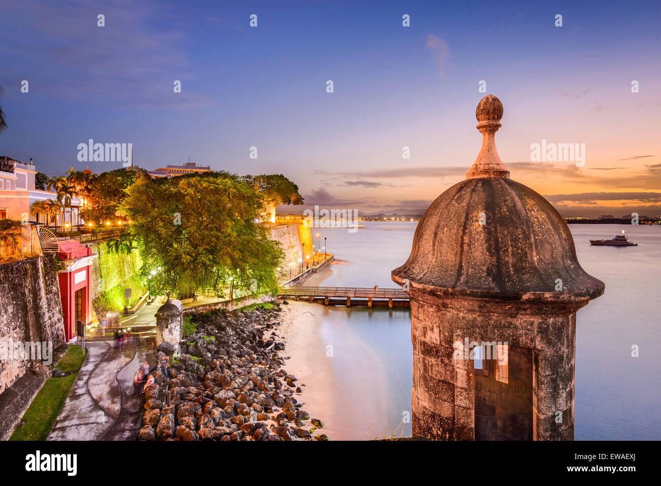 San Juan, Puerto Rico vieux mur de ville au crépuscule. Banque D'Images