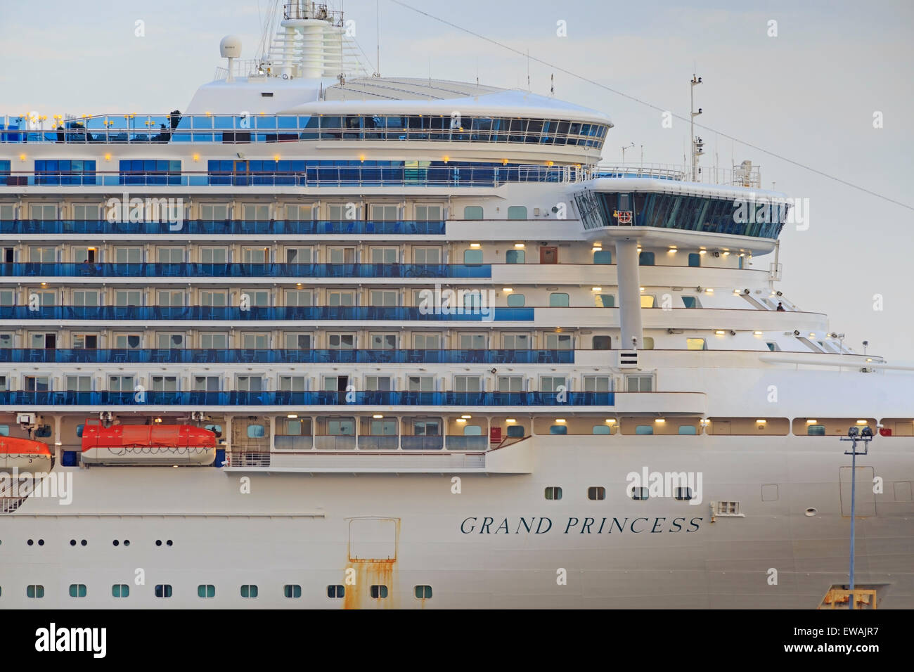 Les lignes de croisière Princess Princess' 'grand bateau de croisière dans le port de Nanaimo, île de Vancouver, Colombie-Britannique Banque D'Images