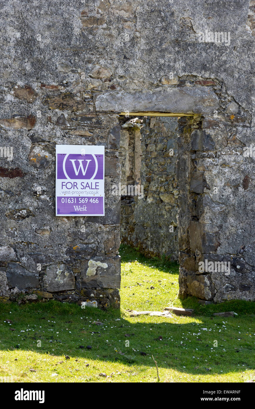 Ruines chapelle propriété à vendre Route Uisken Bunessan village Ross of Mull Hébrides intérieures de l'Écosse Banque D'Images
