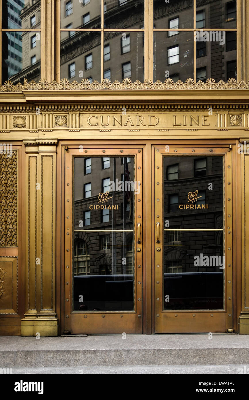 Porte d'entrée du restaurant de luxe club, résidence, Cipriani, au 55 Wall Street, New York, Manhattan.United States of America. Banque D'Images