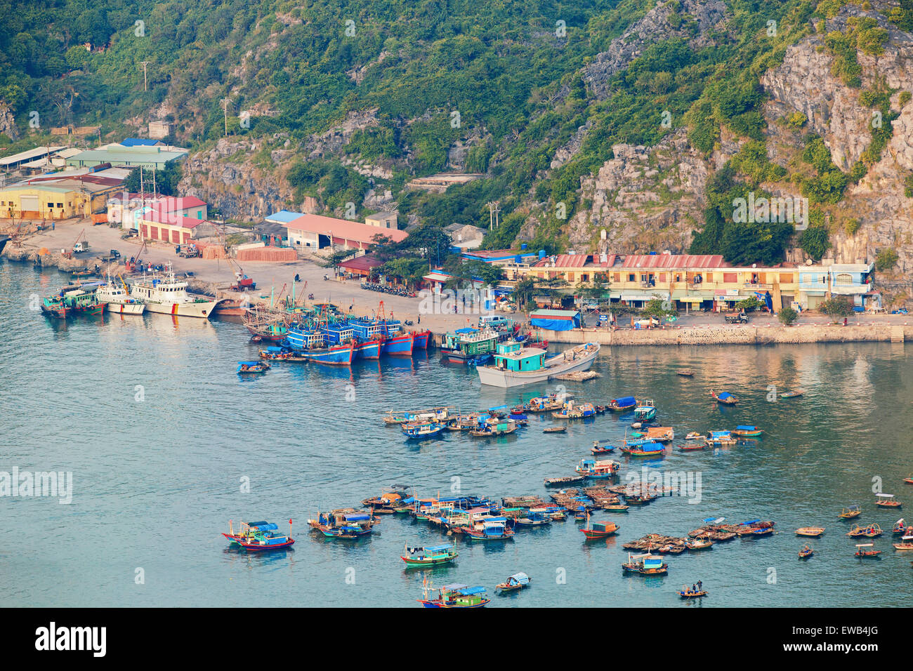 Port d'Asie à la baie d'Halong Banque D'Images Port d'Asie à la baie d'Halong Banque D'Images
