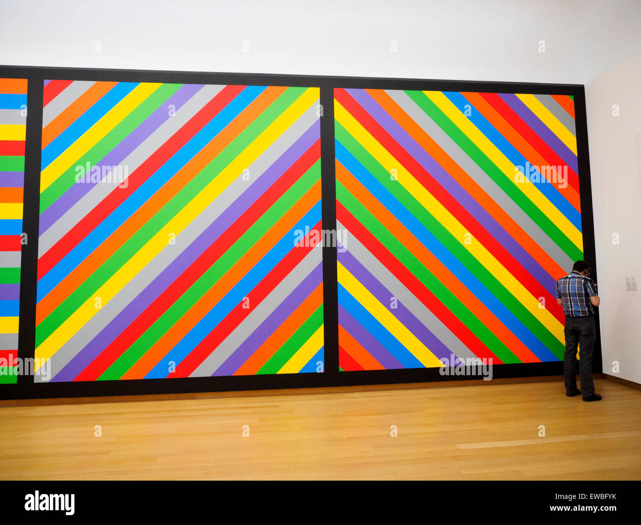 Sol Lewitt (Hatford, Connecticut (États-Unis), 1928 - New York, New York (US) 2007 # 1084 Mur Dawing, 2003 première dessiné par Asmir Ademagic et Wim Starkenburg Acrylique sur mur Stedelijk Museum - Amsterdam, Pays-Bas Banque D'Images
