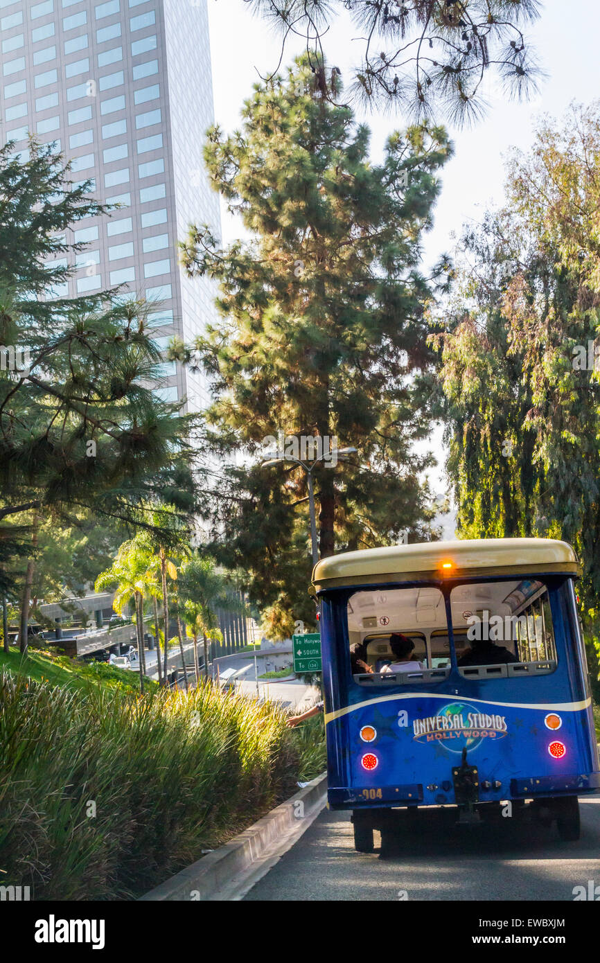 L'Universal Studios tour bus à Los Angeles en Californie Banque D'Images