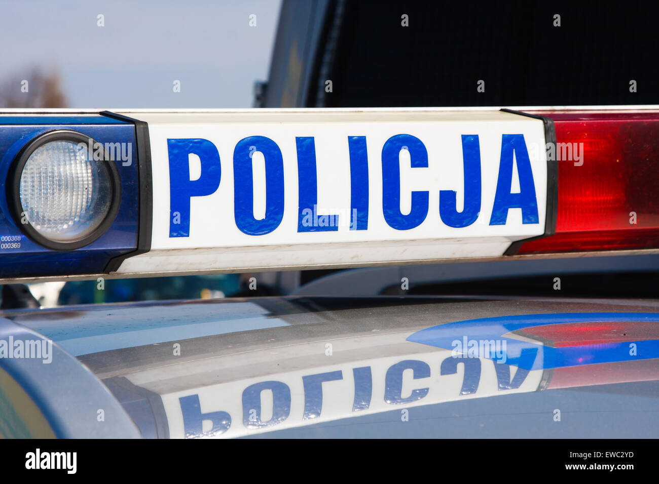 LIPNICA MUROWANA, POLOGNE - MARS 29 : Palm Pâques Concours annuel de Lipnica Murowana. La police polonaise signe sur un toit de voiture de police o Banque D'Images