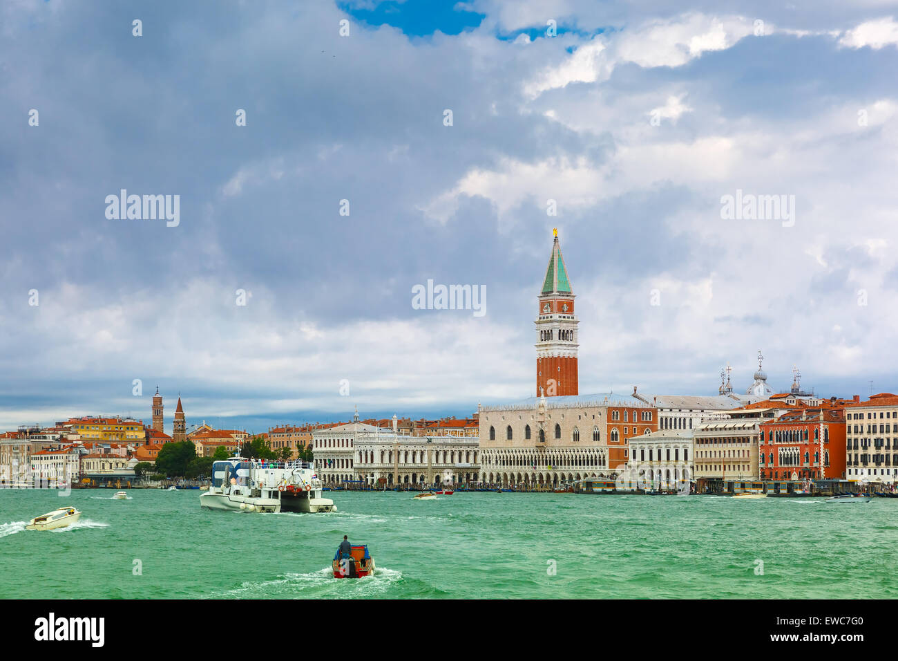 Vue depuis la mer de la lagune de Venise, Italie Banque D'Images