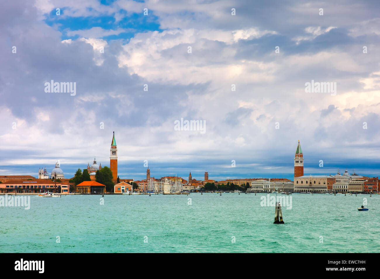 Vue depuis la mer de la lagune de Venise, Italie Banque D'Images