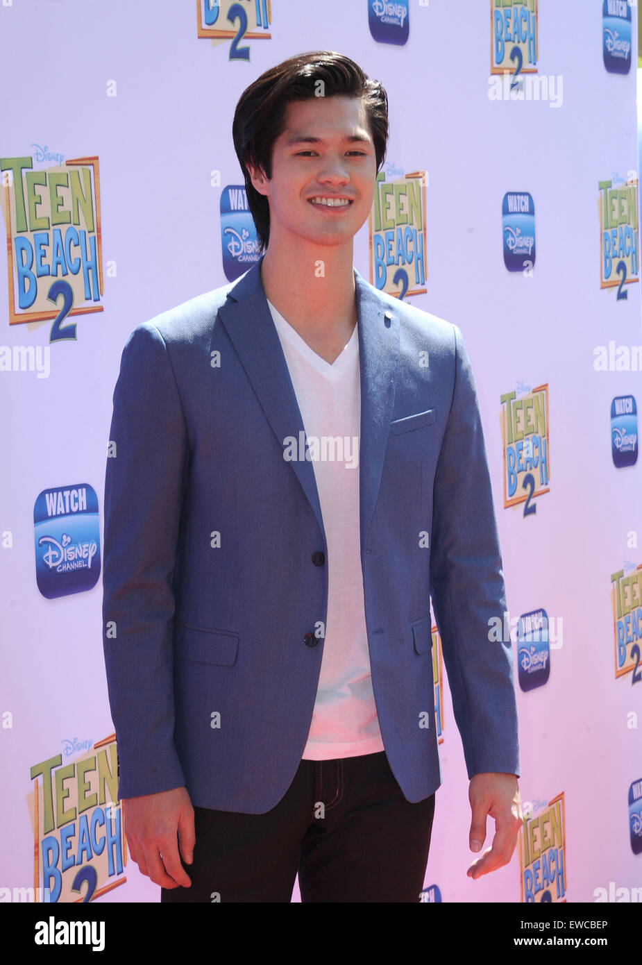 Los Angeles, Californie, USA. 22 Juin, 2015. Ross Butler participant à la Disney Channel Premiere de ''TEEN BEACH 2'' tenue à la Walt Disney Studios de Burbank, Californie le 22 juin 2015. 2015 : Crédit D. Long/Globe Photos/ZUMA/Alamy Fil Live News Banque D'Images