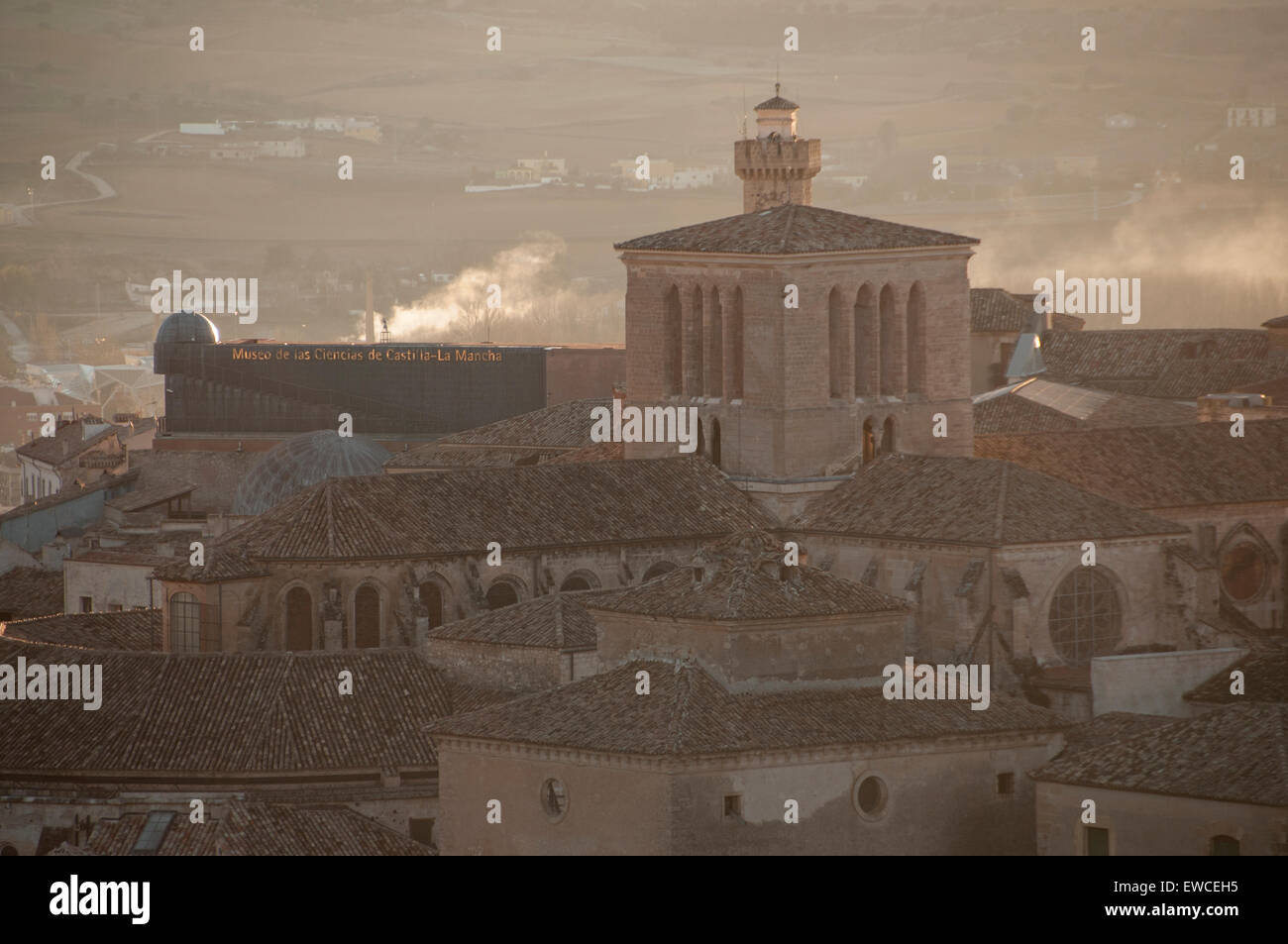 Musée des sciences et de Notre Dame de grâce et Saint Julian, Cathédrale au coucher du soleil. Cuenca. Castilla - La Mancha. Espagne Banque D'Images