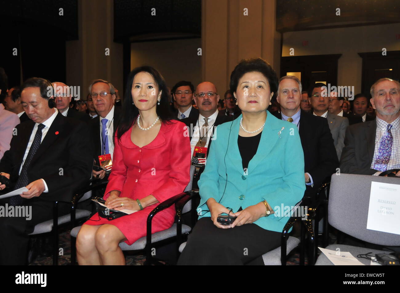 Houston, USA. 22 Juin, 2015. Le vice-Premier ministre chinois Liu Yandong (avant, 1R) assiste à la deuxième la Chine et les États-Unis Table Ronde des présidents d'université à l'Université Rice à Houston, aux États-Unis, le 22 juin 2015. © Zhang Yongxing/Xinhua/Alamy Live News Banque D'Images Houston, USA. 22 Juin, 2015. Le vice-Premier ministre chinois Liu Yandong (avant, 1R) assiste à la deuxième la Chine et les États-Unis Table Ronde des présidents d'université à l'Université Rice à Houston, aux États-Unis, le 22 juin 2015. © Zhang Yongxing/Xinhua/Alamy Live News Banque D'Images