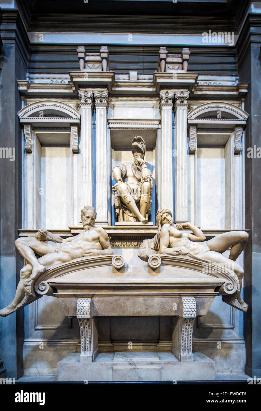 Tombe de Piero di Lorenzo de' Medici, sculpture de Michel-Ange, nouvelle sacristie, basilique San Lorenzo, Florence, Italie. Banque D'Images