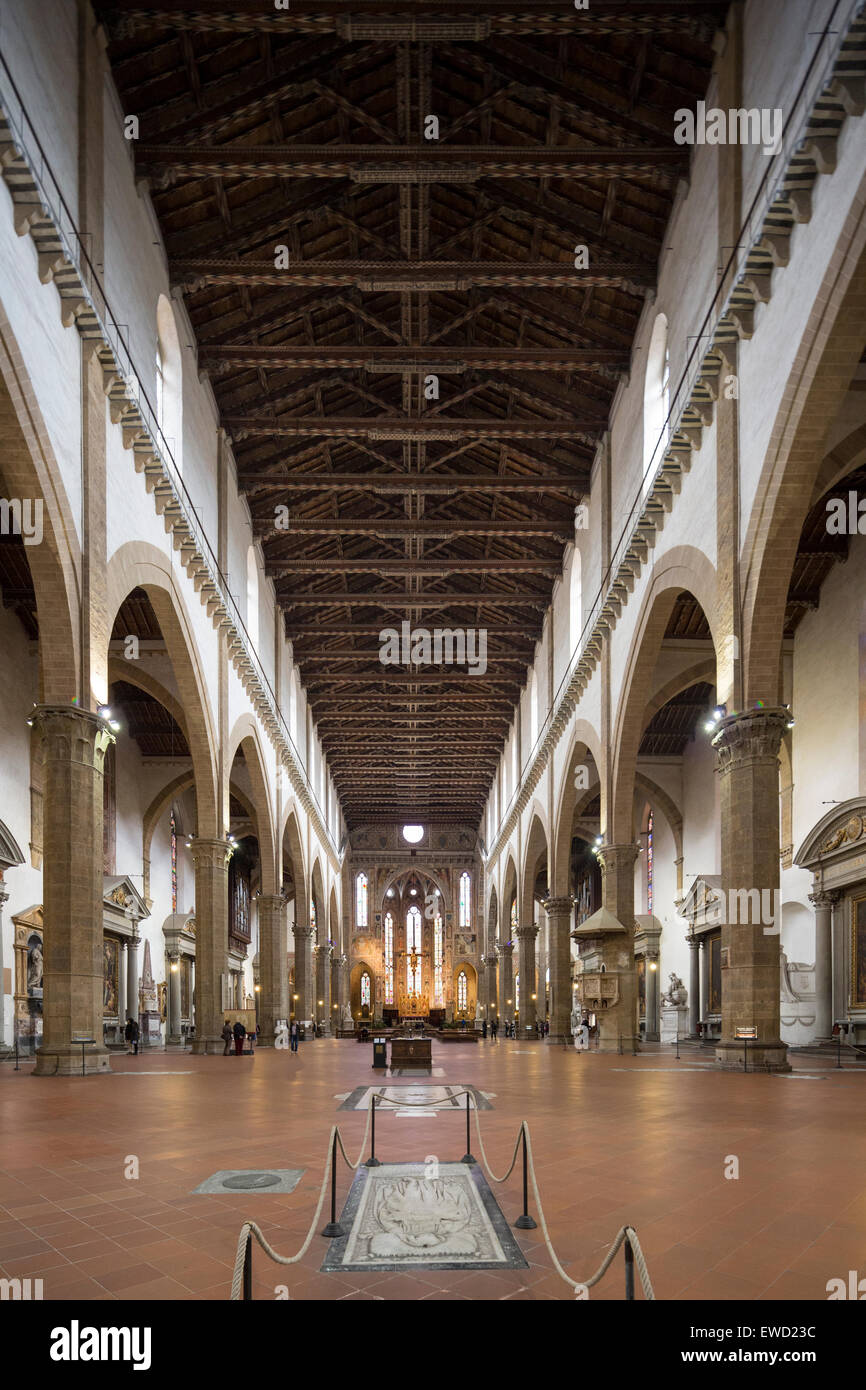 Nef, la Basilique de Santa Croce, de la Basilique de la Sainte Croix, Florence, Italie Banque D'Images Nef, la Basilique de Santa Croce, de la Basilique de la Sainte Croix, Florence, Italie Banque D'Images