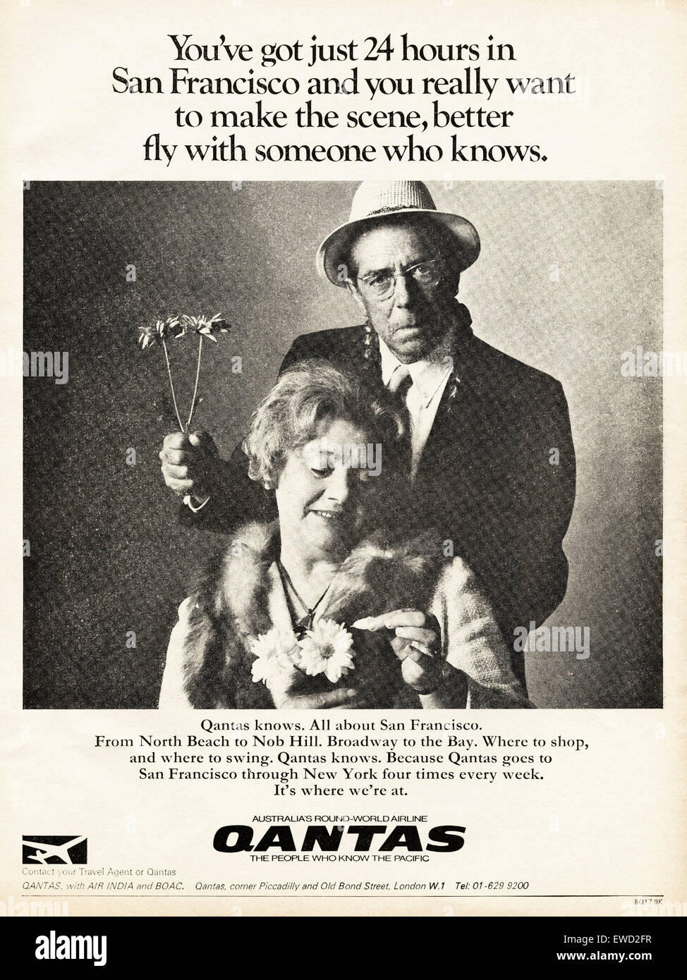 1960 publicité magazine pleine page annonce pour la compagnie aérienne Qantas circa 1968 Banque D'Images